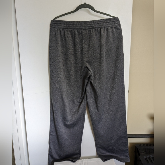 Men's Under Armour Sweat Pants - Picture 2 of 3